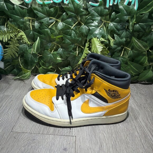 AUTHENTIC NIKE AIR JORDAN 1 Mid SE University Gold Black  Nike Air Jordan 1 Mid University Gold Men’s Athletic Sneakers Size 9.5